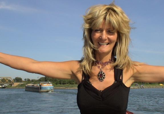 DILBEEK - Hanny-D verliefd op "Sacramento"